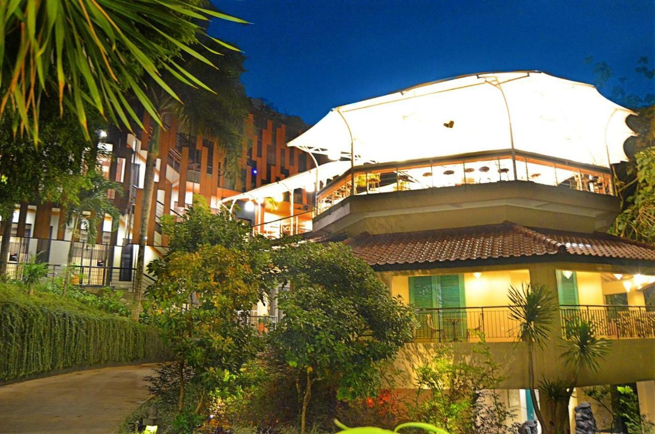 Amanuba Hotel& Resort Rancamaya Bogor Luaran gambar