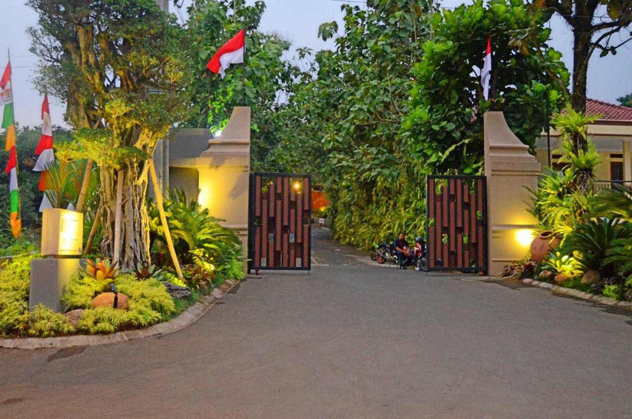 Amanuba Hotel& Resort Rancamaya Bogor Luaran gambar